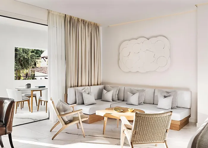 Marbella Hostels near Plaza de los Naranjos