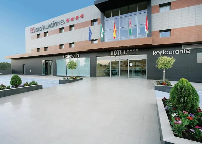 Malaga Hotels near Federico Garcia Lorca Granada-Jaen Airport (GRX)