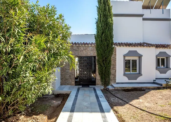 Luxury Villa Marbella With Nice Garden, Pool And Jacuzzi By Varenso Holidays
