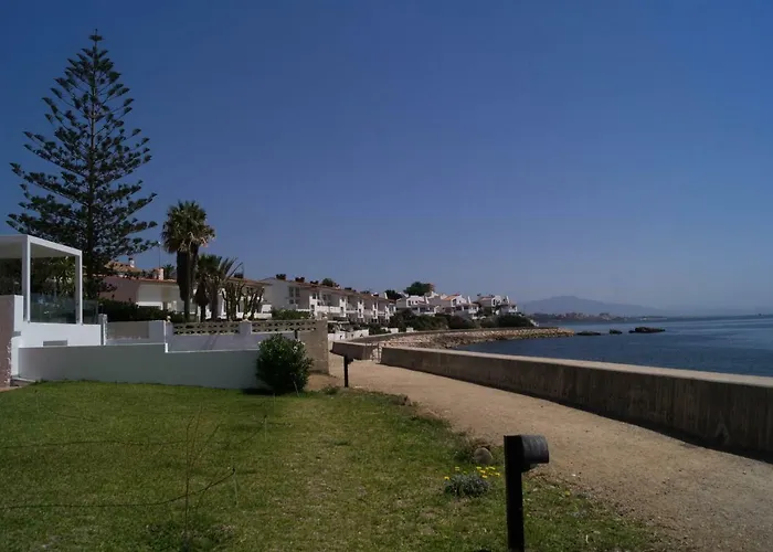 Private Beach-Front Bahia Dorada Estepona